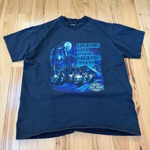 Vintage Harley-Davidson Tee “Legends Live Where Legends Roam” – Size Large